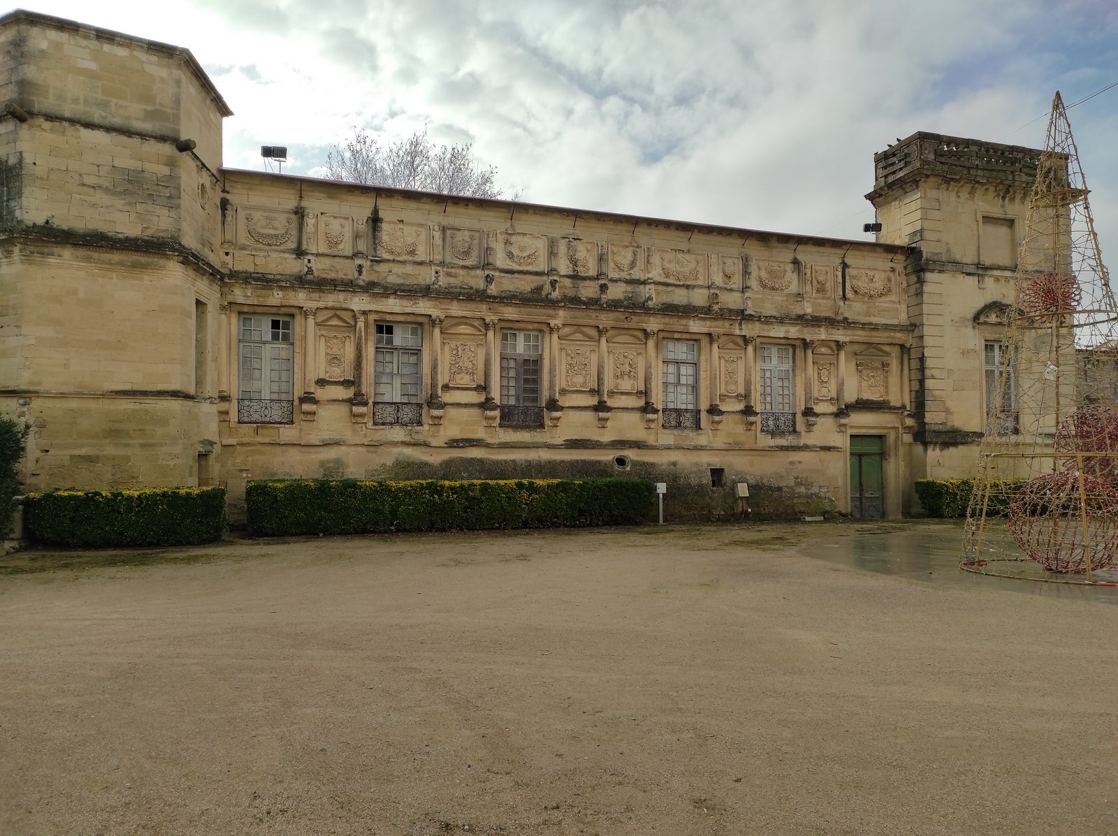 Château de Marsillargues où se trouvaient les archives